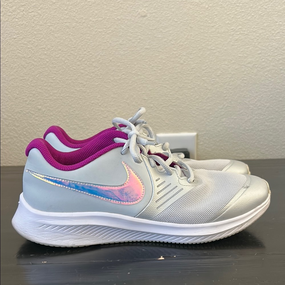 Nike tennis shoes